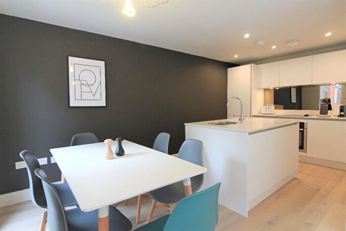 3 Bedroom Town House To Rent In Ellesmere Street, Manchester, M15