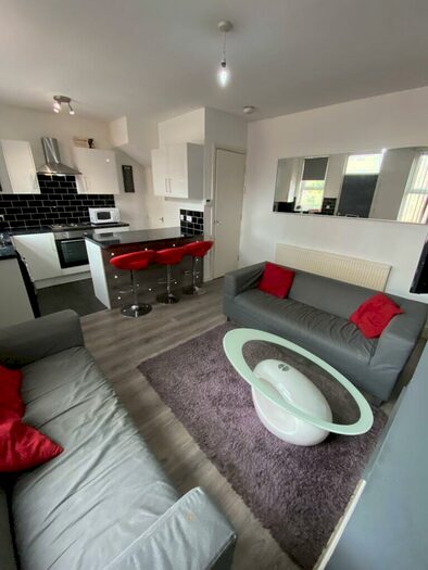 2 Bedroom Terraced House To Rent In Harold Mount, Hyde Park, LS6