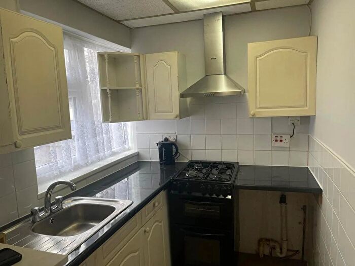 2 Bedroom Flat To Rent In Ilford, IG2