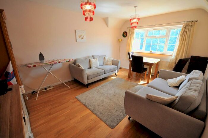 3 Bedroom Flat To Rent In Maude Crescent, Watford WD24