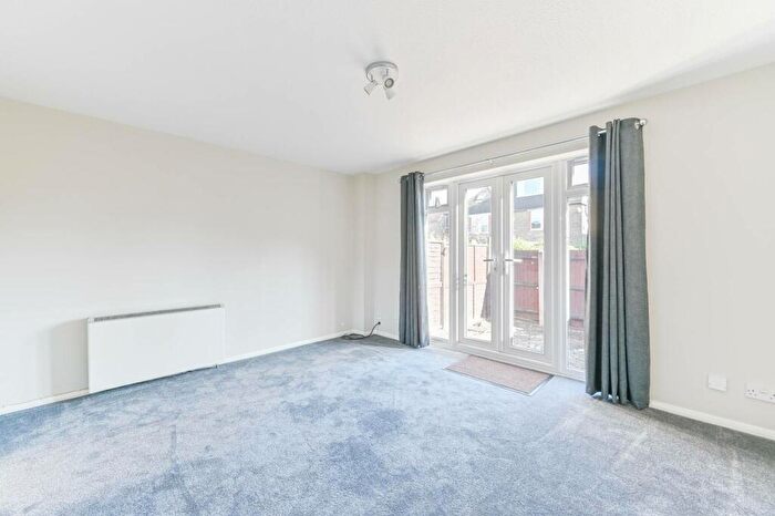 1 Bedroom End Of Terrace House To Rent In Beeches Close, London, , Anerley, London, SE20