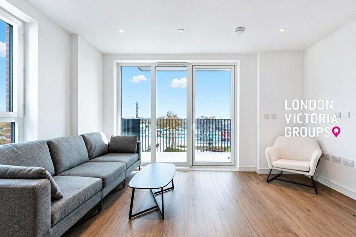 2 Bedroom Flat To Rent In Iris House, Cedrus Avenue, Southall, UB1