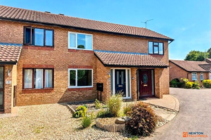 2 Bedroom Terraced House For Sale In Mansfield Court, PE1
