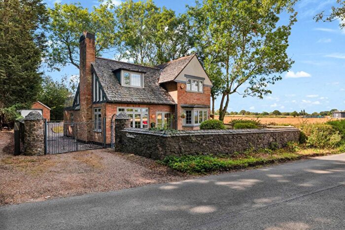 3 Bedroom Detached House For Sale In Oakwood, Brand Lane, Woodhouse, LE12