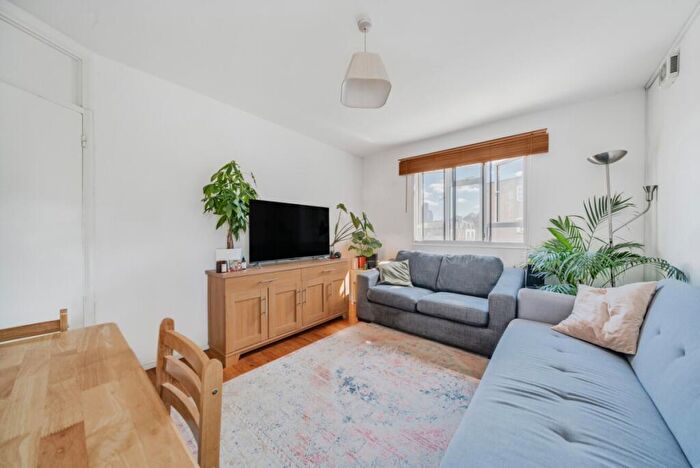 1 Bedroom Flat To Rent In Halton Road, London, N1