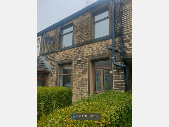 2 Bedroom Terraced House To Rent In Prince Royd, Huddersfield, HD3