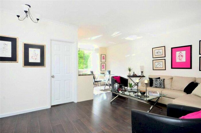 1 Bedroom Flat To Rent In Quadrangle Tower, Cambridge Square, Hyde Park, London, W2