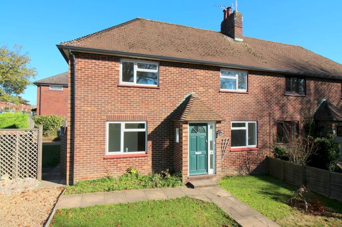 3 Bedroom Semi-Detached House To Rent In Jesty Road, Alresford SO24