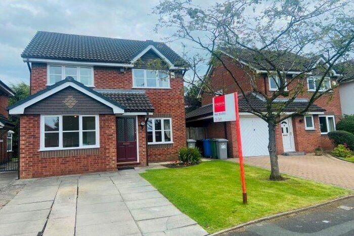 3 Bedroom Property To Rent In Blyth Close, Altrincham, WA15