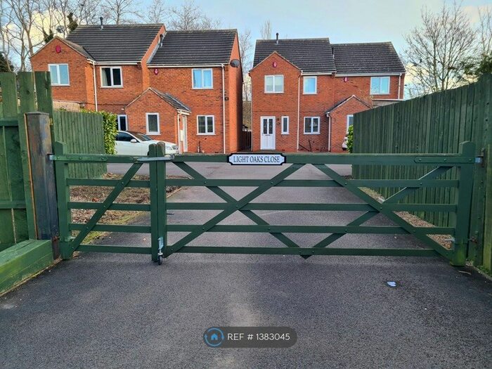 3 Bedroom Semi-Detached House To Rent In Lightoaks Close, Burton-On-Trent, DE14