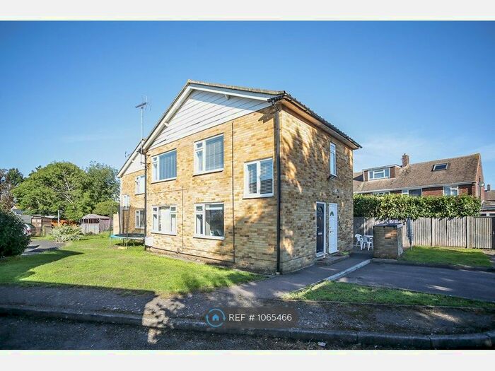 2 Bedroom Flat To Rent In Larkfield Road, Larkfield, Aylesford, ME20