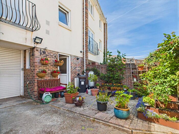 5 Bedroom Terraced House For Sale In Burgoyne Road, Southsea, PO5