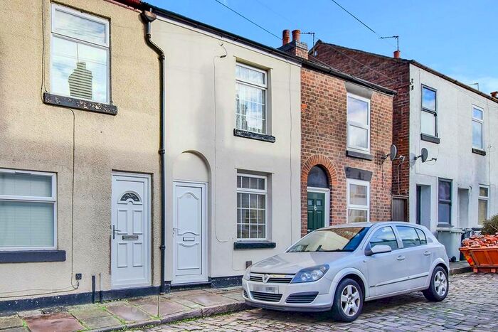 2 Bedroom Terraced House To Rent In Pierce Street, Macclesfield, Cheshire, SK11