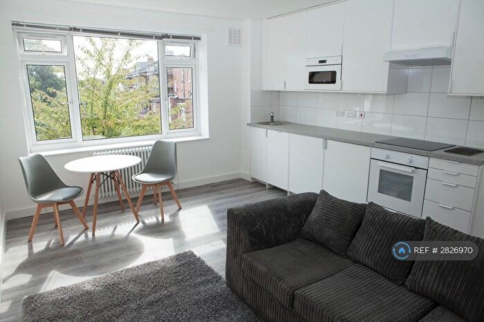 2 Bedroom Flat To Rent In Pamlion Court, London, N4
