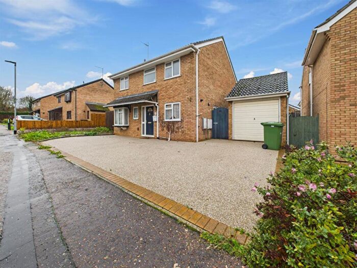 4 Bedroom Detached House For Sale In Carisbrook Court, Peterborough, PE3