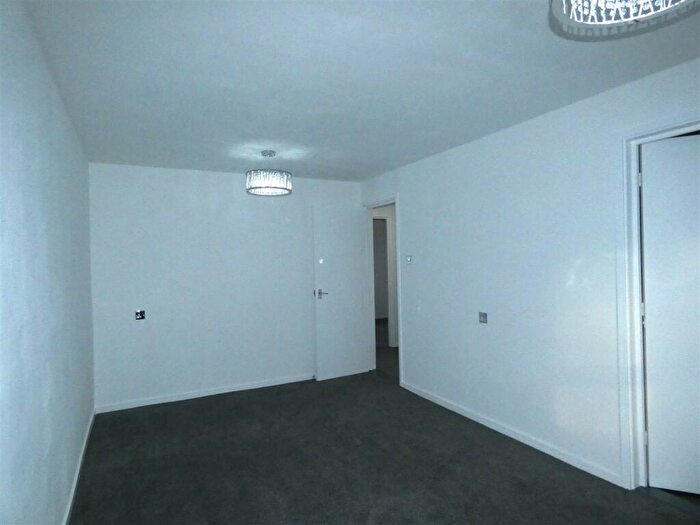 2 Bedroom Apartment To Rent In Aster Street, Oldham, OL1