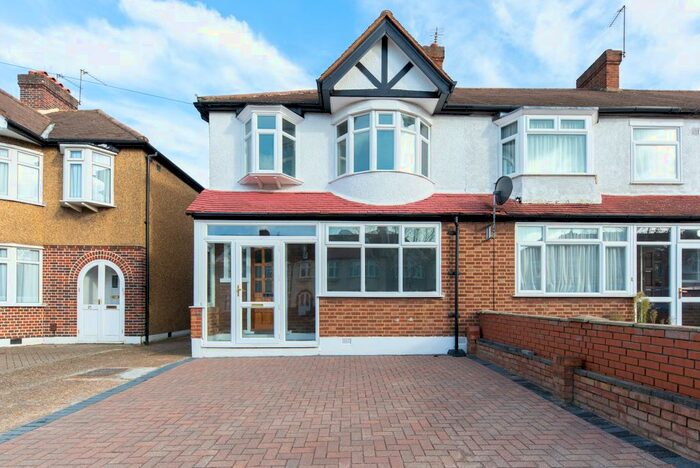 3 Bedroom Detached House To Rent In Camborne Road, Morden SM4