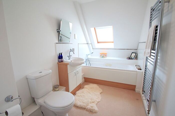 2 Bedroom Flat For Sale In Cottage Close, Harrow, HA2