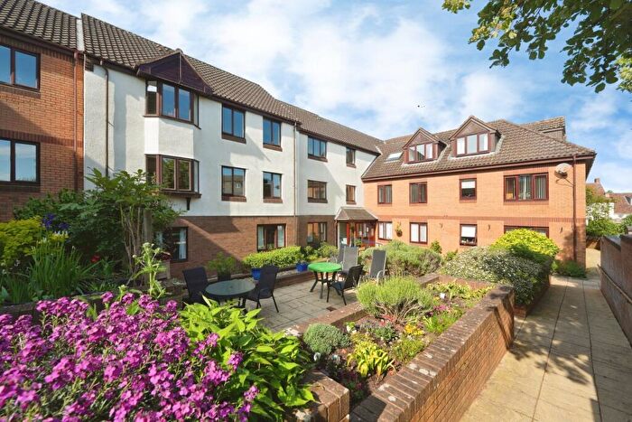 2 Bedroom Apartment For Sale In Tanners Court, Thornbury, BS35