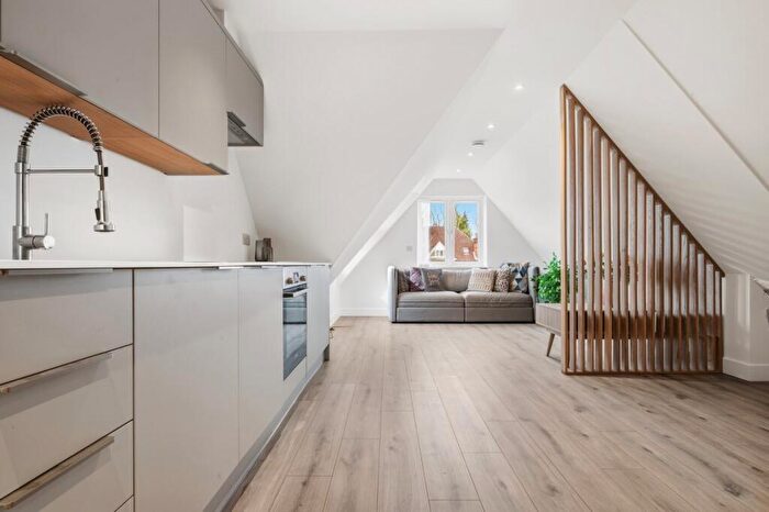 2 Bedroom Apartment For Sale In Ashley Road, Walton-on-Thames, KT12