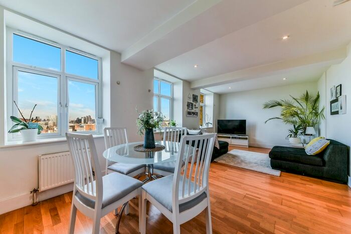 2 Bedroom Flat To Rent In Vanbrugh Hill, London, SE3