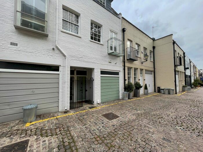 2 Bedroom Property To Rent In Queen's Gate Mews, London, SW7