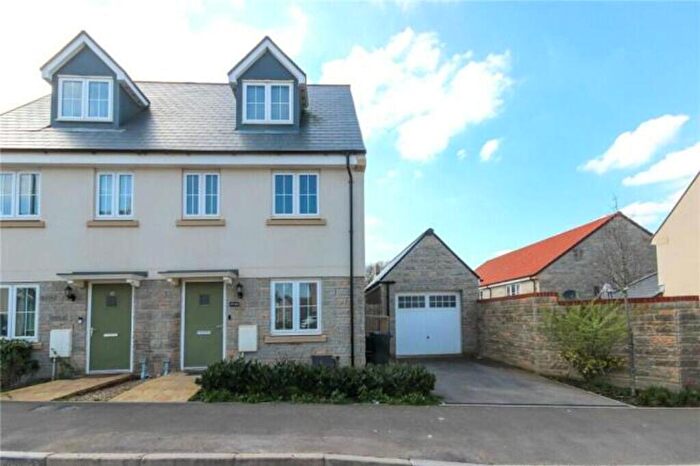 3 Bedroom Town House For Sale In Sundew Road, Emersons Green, BS16