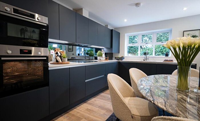 2 Bedroom Flat For Sale In Evreham Road, Iver, SL0
