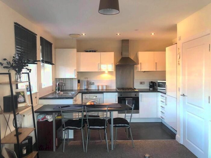 1 Bedroom Flat To Rent In Waterloo Road, Cowley, Uxbridge, UB8