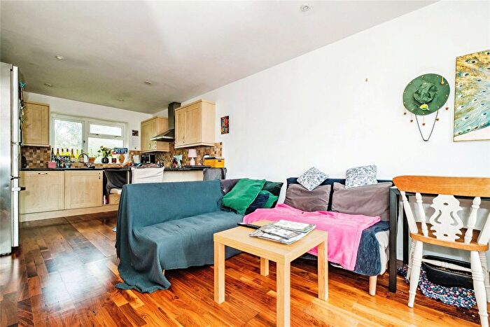 1 Bedroom Flat For Sale In Toomey Road, Steyning, West Sussex, BN44