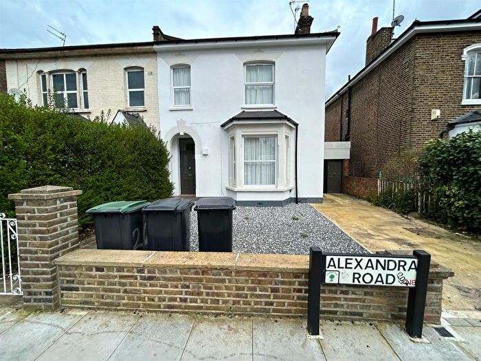 3 Bedroom Flat To Rent In Alexandra Road, London, N8