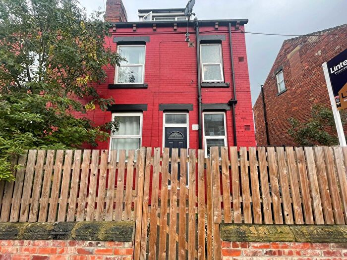 2 Bedroom Terraced House To Rent In Westbourne Place, Leeds, LS11