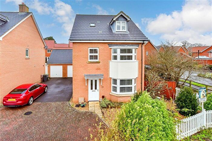 4 Bedroom Detached House For Sale In Brushwood Grove, Emsworth, Hampshire, PO10