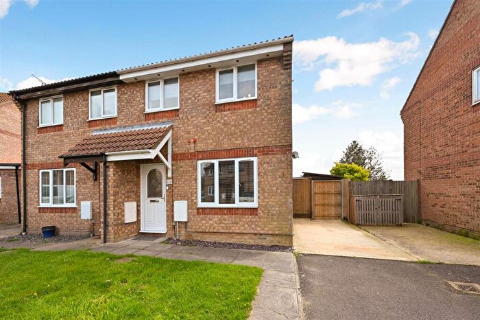 3 Bedroom Semi-Detached House To Rent In Kew Gardens, Bognor Regis, PO21