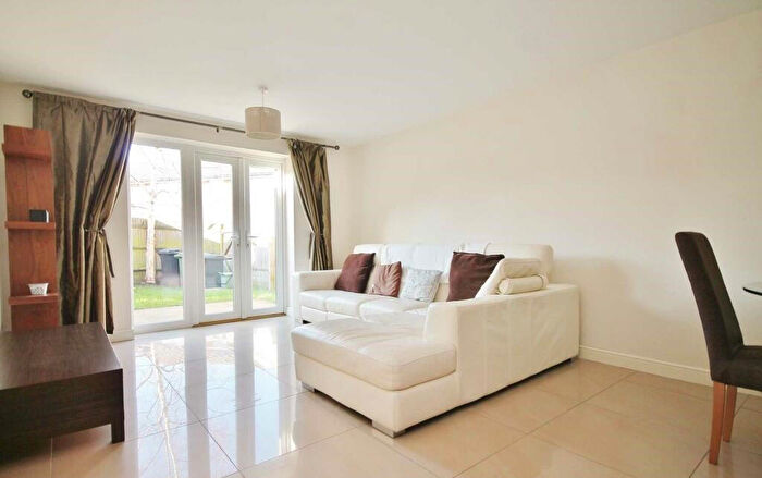 4 Bedroom Terraced House To Rent In Cuddington Avenue, Worcester Park, Surrey, KT4