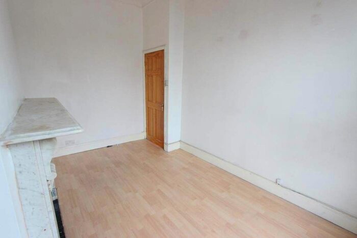 2 Bedroom Flat To Rent In Rectory Road, London, N16