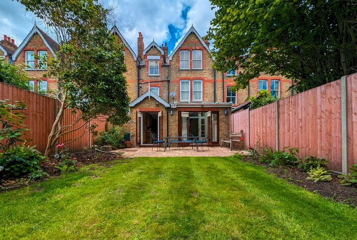 1 Bedroom Flat To Rent In Kew Road, Richmond, TW9