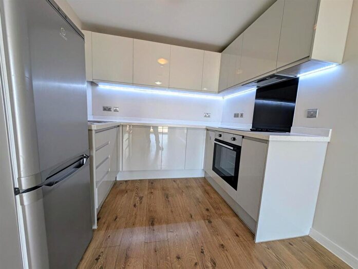 2 Bedroom Apartment To Rent In Jesse Hartley Way, Liverpool, L3