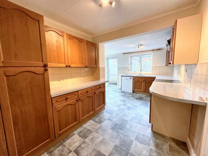 4 Bedroom Detached Bungalow For Sale In Owl End Way, Lower Boddington, NN11