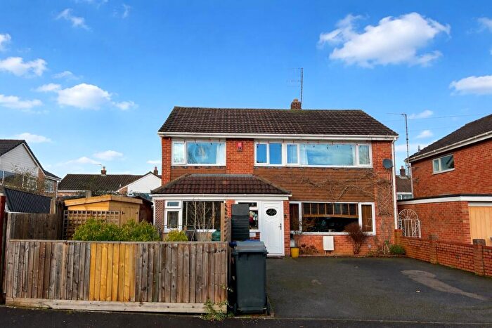 5 Bedroom Detached House For Sale In Slowgrove Close, Trowbridge, BA14