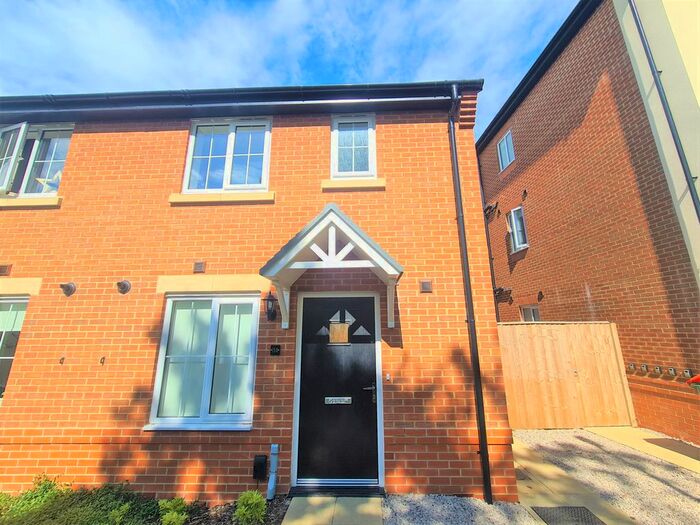 3 Bedroom Semi-Detached House To Rent In Beaminster Avenue, Preston, PR4