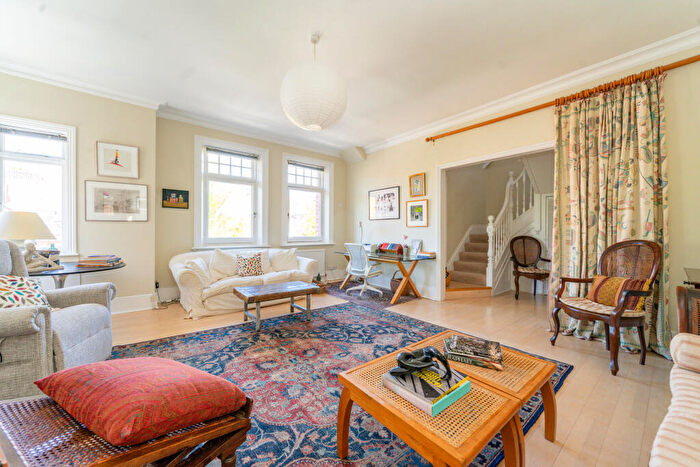 4 Bedroom Maisonette For Sale In Eton Avenue, London, NW3