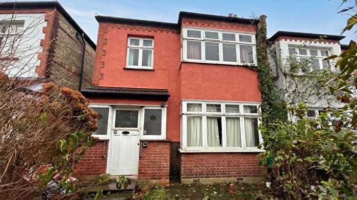 3 Bedroom Detached House For Sale In Redston Road, Crouch End, London, N8