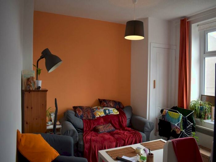 1 Bedroom Flat To Rent In Violet Row, CF24