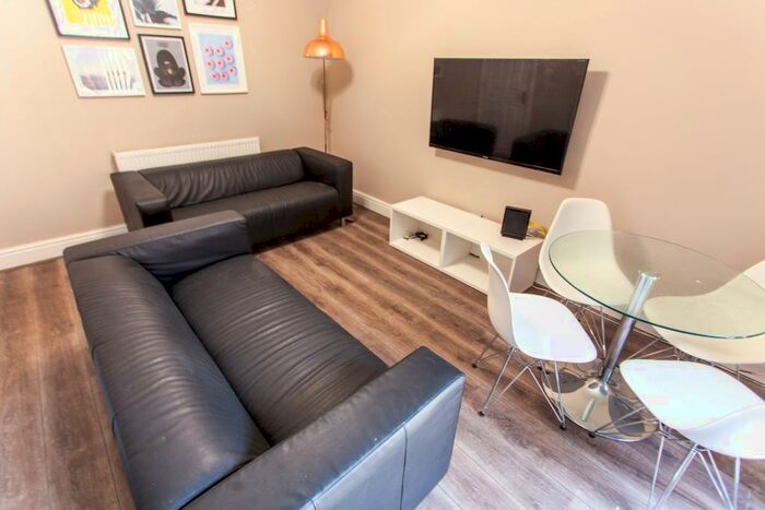 5 Bedroom Terraced House To Rent In Cranborne Road, L15