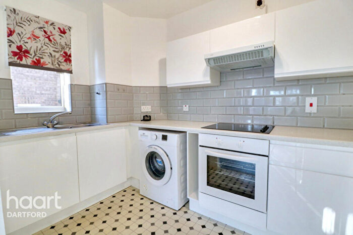 1 Bedroom Flat For Sale In London Road, Greenhithe, DA9