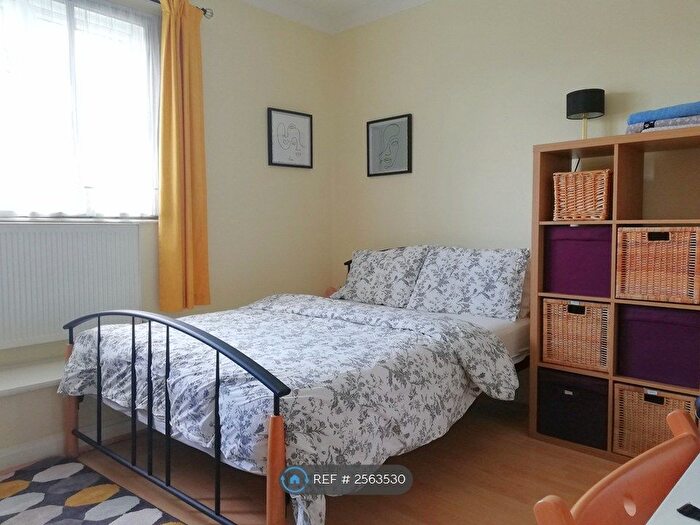 2 Bedroom Flat To Rent In Medway Parade, London, UB6