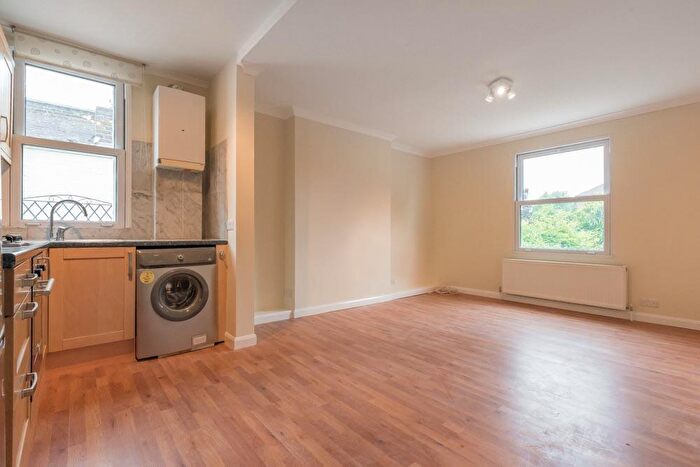 1 Bedroom Apartment To Rent In Okehampton Road, London, NW10
