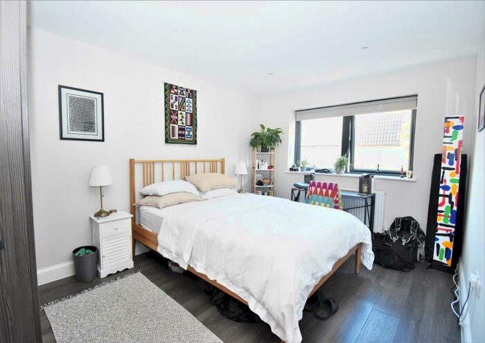 2 Bedroom Flat To Rent In Pomeroy Street New Cross, SE14