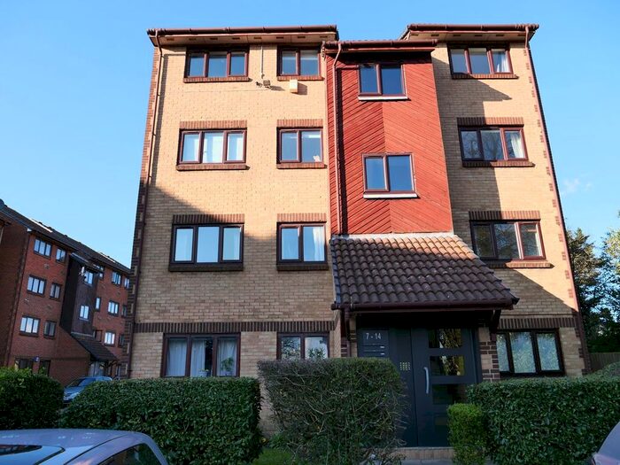 1 Bedroom Flat To Rent In Wicket Road, Perivale, Greenford, UB6
